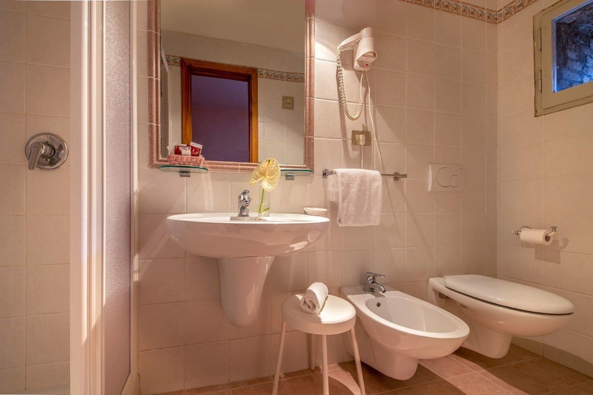 Hotel San Francesco Ассизи Экстерьер фото
